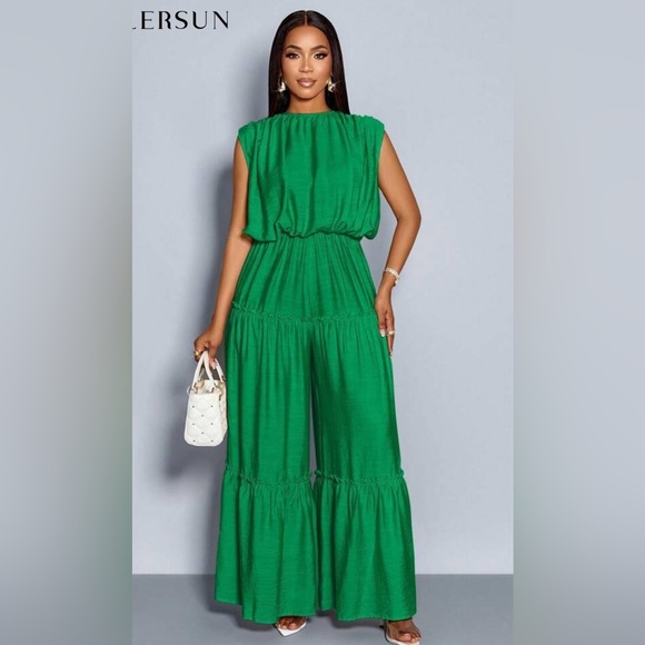 Women’s Green Sleeveless Jumpsuit with Wide legs and elastic waist - Picture 6 of 10